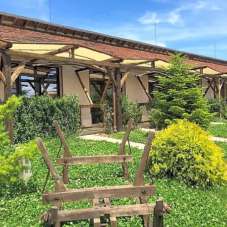 מלון Seven Generations Winery Mechka