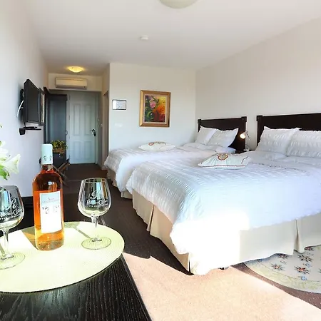 Hotel Seven Generations Winery Mechka