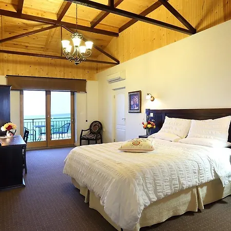 Seven Generations Winery Hotel 4*