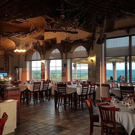 מלון Seven Generations Winery 4*