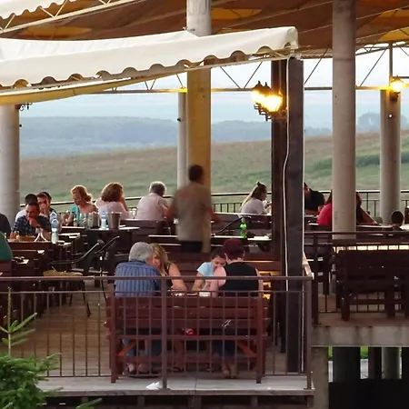 Seven Generations Winery מלון Mechka